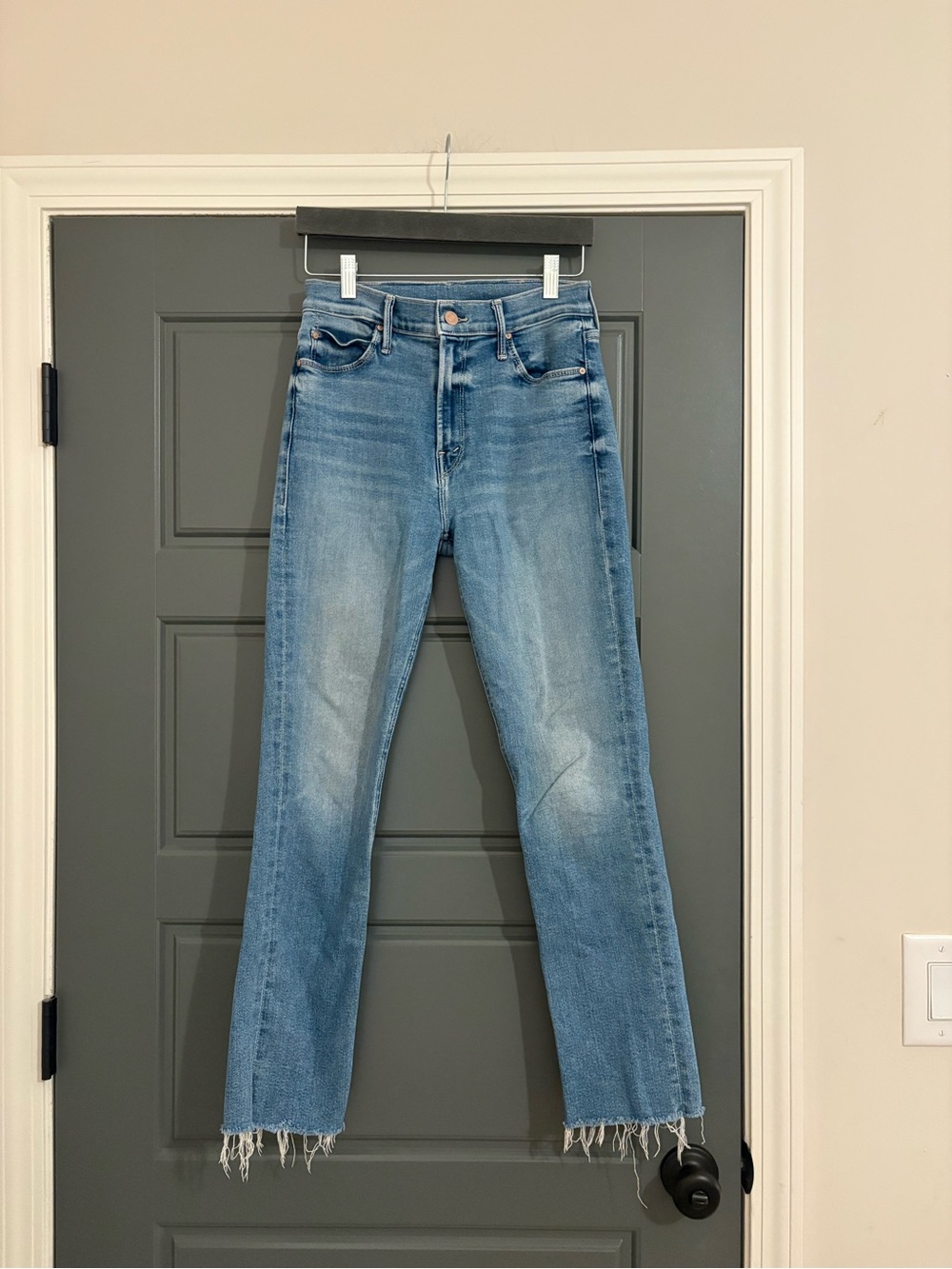MOTHER The Mid Rise Dazzler Ankle Fray Jeans Riding The Cliffside Size 28
